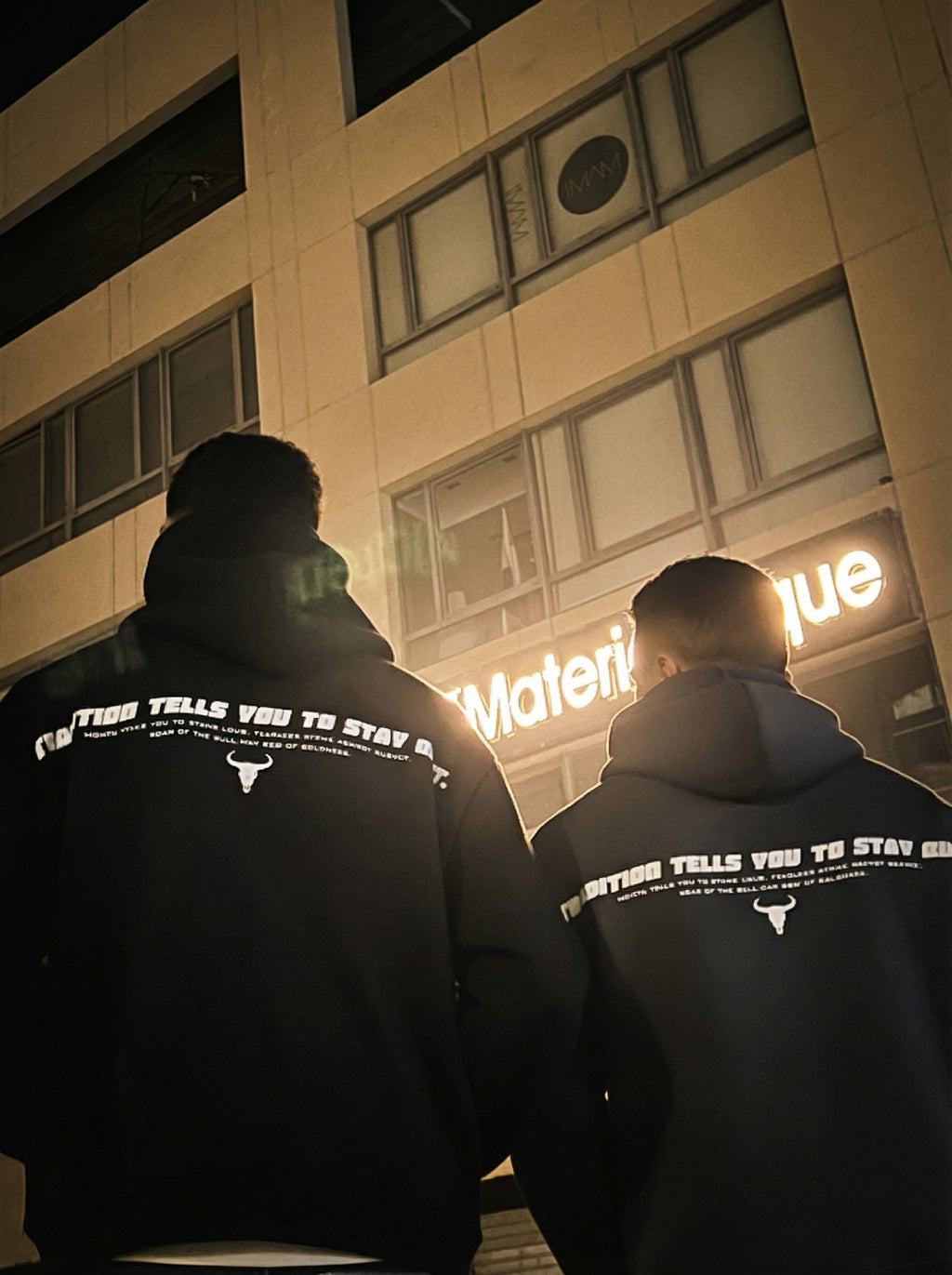MONTU/ Black Hoodie